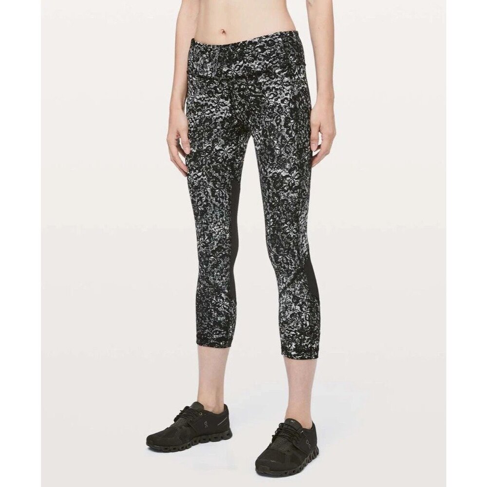 Lululemon Women's Wunder Under Crop Size 8 Leggings,Pocket,Athletic,Sports